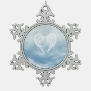 Angel Wings in Cloudy Blue Sky Schneeflocken Zinn-Ornament