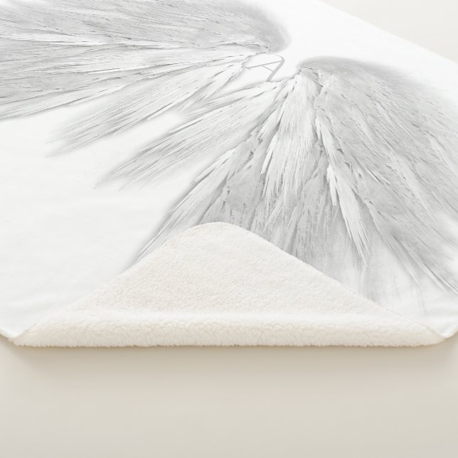 ANGEL WINGS Monogram White Sherpadecke (3/4)