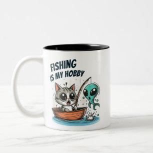 Angeln ist mein Hobby - Katze im Boot und Alien Fi Zweifarbige Tasse