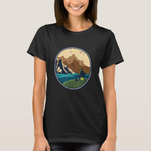 Angeltour mit einem Mann, der an einem Fluss angel T-Shirt