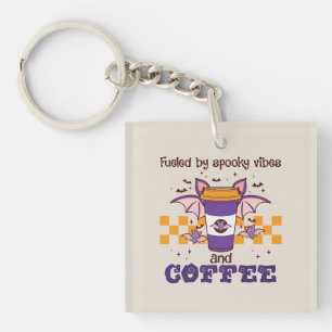 Angenährt von Spooky Vibes und Kaffee Schlüsselanhänger