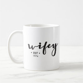 Angepasstes Jahr hier personalisiert Wifey Tasse