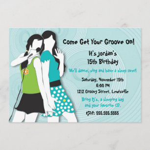 Angesagte Mädchen singen Einladung