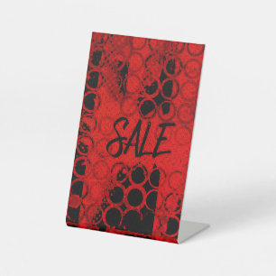 Angesagtes und Edgy Sale-Zeichen mit lebendiger un Sockelschild