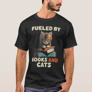 Angetrieben von Büchern und Katzen Katzenliebhaber T-Shirt