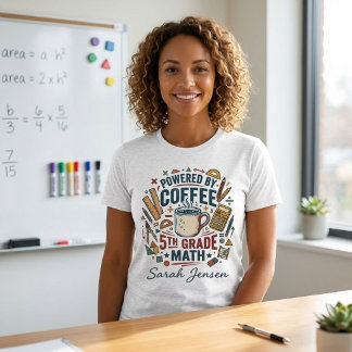 Angetrieben von Kaffee und einem Mathematiklehrer Tri-Blend Shirt
