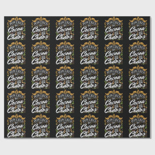 Angetrieben von Kakao und Chaos lustiges Weihnacht Geschenkpapier