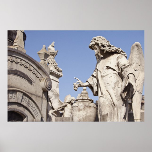 Angle Statue Nah oben im Friedhof La Recoleta Poster (Vorne)