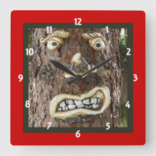 Angry Face Tree Quadratische Wanduhr