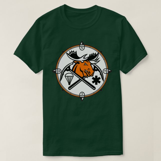 Angry Moose Crossed Ice Pick Ax Pararescue Mascot T-Shirt (Design vorne)