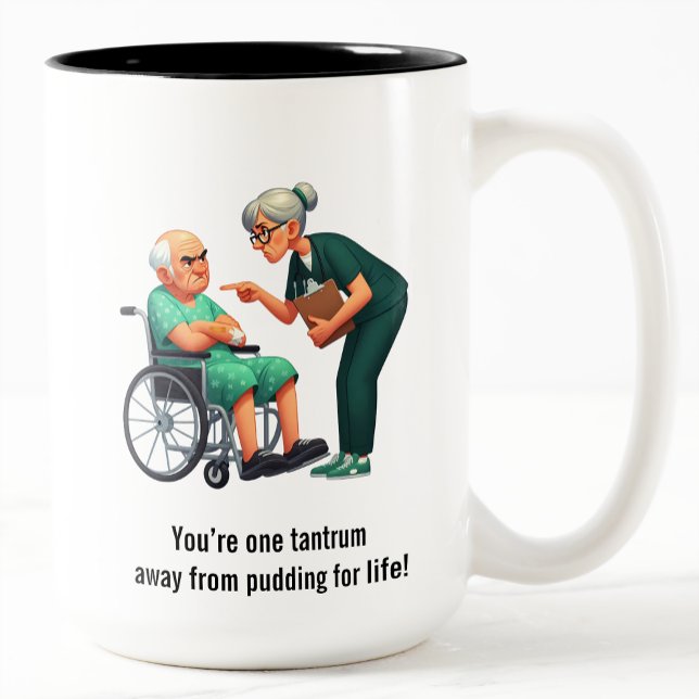 Angry Nurse Dealing With Stubborn Elderly Patient  Zweifarbige Tasse (Von Creator hochgeladen)