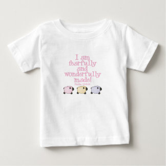 Ängstlich und wunderbar gemacht - Rosa Baby T-shirt