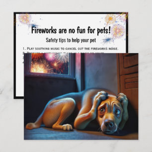 Angstvoller Hund beim Beobachten von Feuerwerk Postkarte