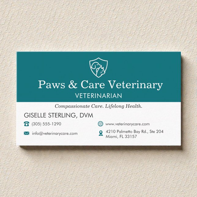 Animal Care Vet Clinic Professional Visitenkarte (Von Creator hochgeladen)