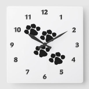 Animal Paw Prints Quadratische Wanduhr