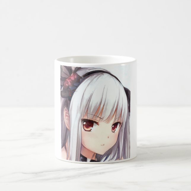 Anime ärgerte Silberhaarmädchen mit grauen Augen Kaffeetasse (Mittel)