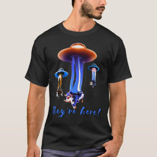 Anime Cows Invasion in die Alien im Weltraum T-Shirt