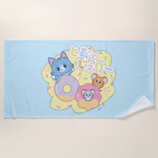 Anime Donut freut sich mit Tom, Jerry und Tuffy Strandtuch