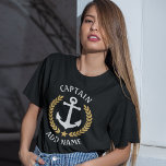 Ankerboot oder Captain Name Gold Laurel Star Black T-Shirt<br><div class="desc">Ein eigens entworfener nautischer Bootsanker,  goldene Lorbeerfische und ein Goldstar mit Captain Rank oder anderem Titel und Ihrem personalisierten Namen oder Bootsnamen auf einem T - Shirt. Mehrere Farben zur Auswahl. Macht ein großartiges Geschenk.</div>