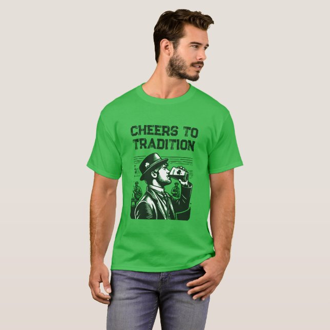 Anklang an die Tradition T-Shirt (Vorne ganz)