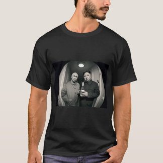 Anklopfen an Trumps Tür T-Shirt