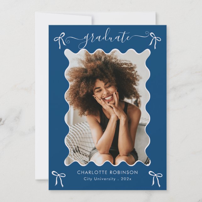 Ankündigung der Blue Bow Graduation Party (Vorderseite)