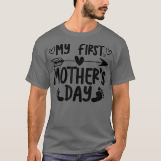 Ankündigung der Schwangerschaft am ersten Mutterta T-Shirt