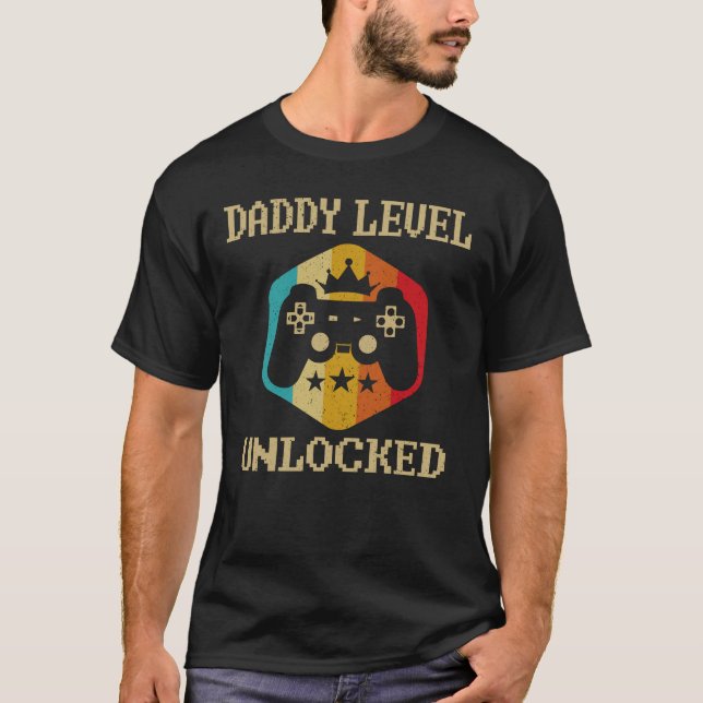 Ankündigung der Schwangerschaft auf Daddy Level un T-Shirt (Vorderseite)