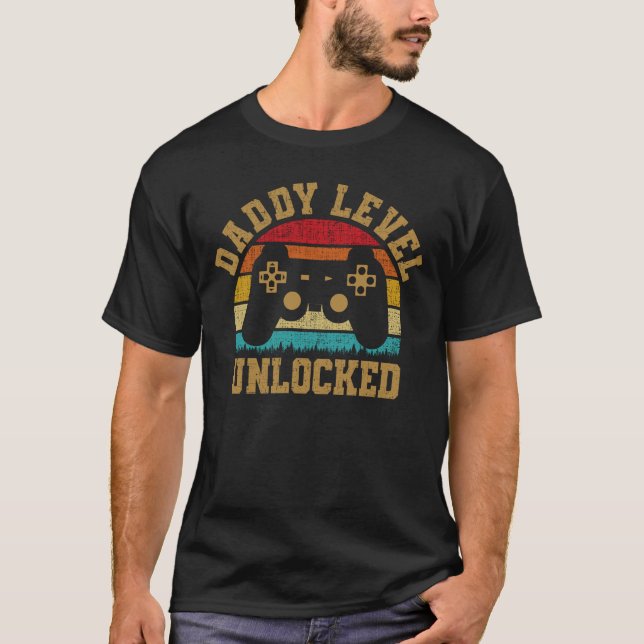 Ankündigung der Schwangerschaft auf Daddy Level un T-Shirt (Vorderseite)