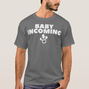 Ankündigung der Schwangerschaft bei der Aufnahme v T-Shirt