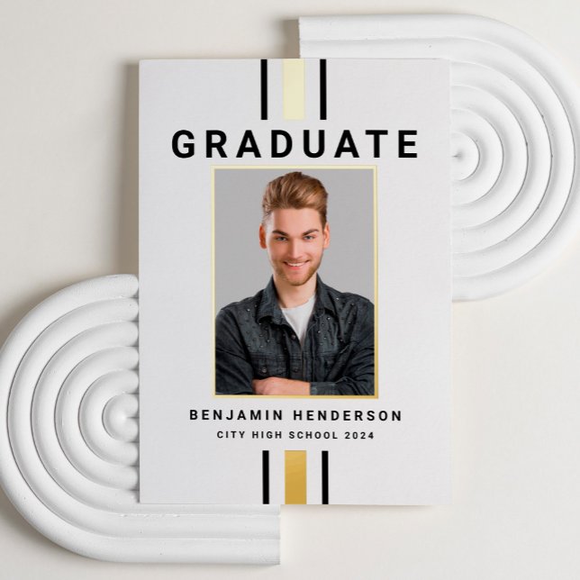Ankündigung des modernen Black Gold Foil Abschluss (Modern Black Gold Foil Graduation Announcement Card.)