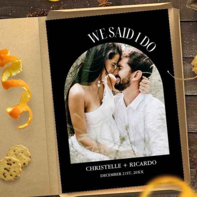 Ankündigung von Arch Black & White Elopement (Von Creator hochgeladen)