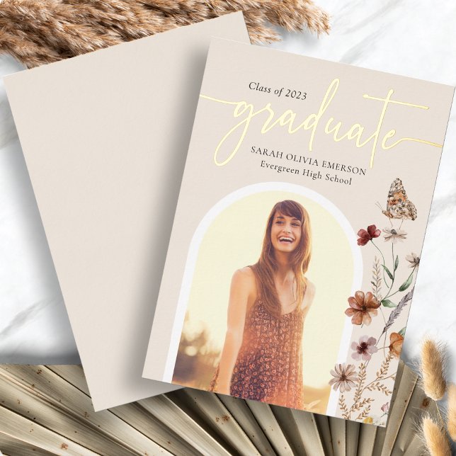 Ankündigung von Boho Foil Abschluss (Boho Wildflower Foil Graduation Announcement with Butterfly by Painted Paperie
)