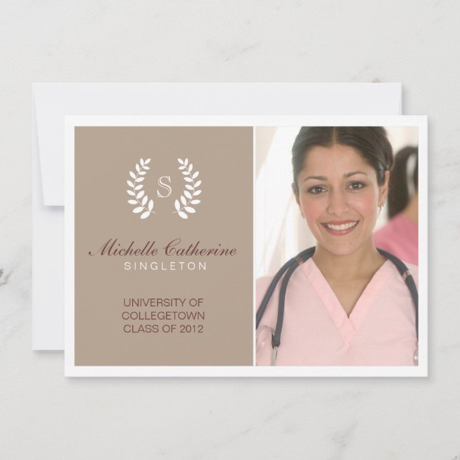 Ankündigung von University Brown & White Abschluss (Vorderseite)