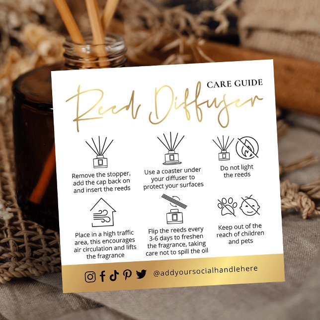Anleitungen zur Fehlerbehebung mit weißem und gold Quadratische Visitenkarte (Reed Oil Diffuser care instructions cards in white and gold design with space for your logo)