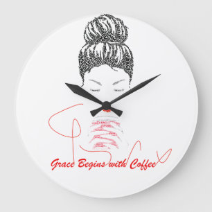 Anmut beginnt mit Coffee-Typografie Große Wanduhr