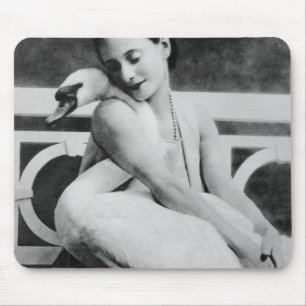 Anna Pavlova mit ihrem Haustierschwan Jack, c.1905 Mousepad