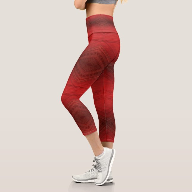 Annahme | Red Eclectic Boho Pattern Capri Leggings (Links)