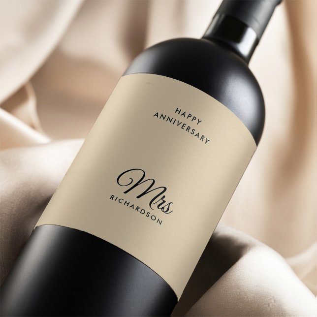 Anpassbare Frau Surname Hochzeitstag Weinetikett (Von Creator hochgeladen)