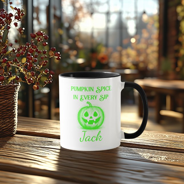 Anpassbare Neon Halloween - Green Pumpkin Design Tasse (Von Creator hochgeladen)