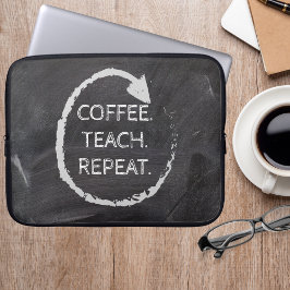 Anpassbare Phrase-Chalkboard-Kaffee-Teach-Wiederho Laptopschutzhülle