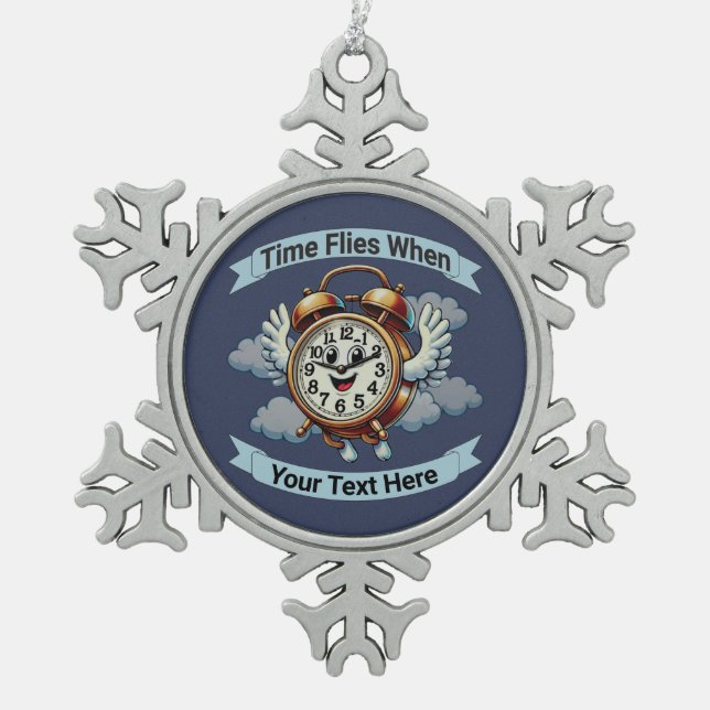 Anpassbare "Zeitfliegen, wenn" Uhr Schneeflocken Zinn-Ornament (Vorderseite)