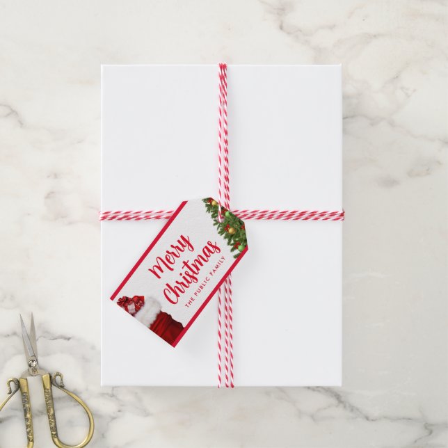 Anpassbarer froher Weihnachts-Text-Design Pine Tre Geschenkanhänger (Mit Garn)