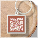 Anpassbarer QR-Code Terracotta-Schlüsselanhänger Schlüsselanhänger<br><div class="desc">Scannable QR Code Schlüsselanhänger Design. In Terrakotta,  gebrannte Orange,  Rostton. Für geschäftliche,  geschäftliche oder private Zwecke. Fügen Sie Ihre Website-Adresse,  Social Media Handle oder venmo,  PayPal oder Cashapp-Link. Bereit zum Anpassen,  indem Sie Ihre URL mit der Personalize-Schaltfläche verlinken.</div>