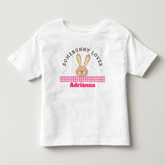 Anpassbares Somebunny liebt dich rosa Kinder T-Shi Kleinkind T-shirt