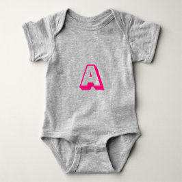 Anpassen, personalisieren des Alphabets als Anfang Baby Strampler