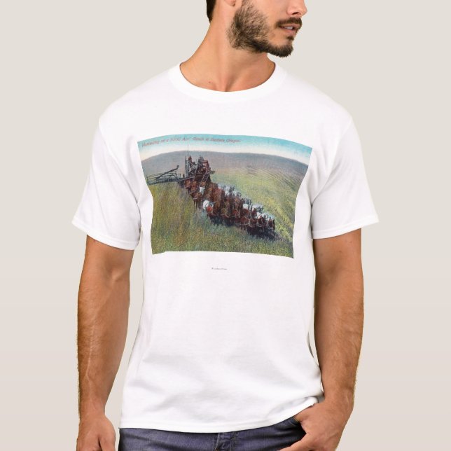 Ansicht der Bauern, die mit enormem Pferd ernten T-Shirt (Vorderseite)