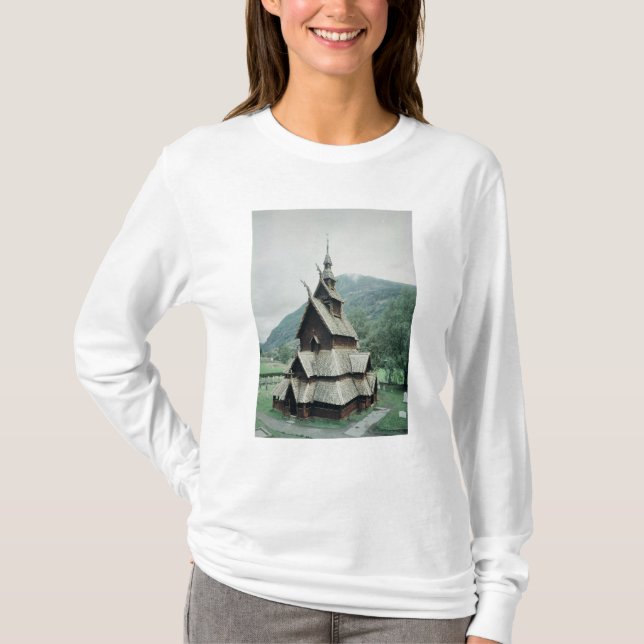 Ansicht der Borgund Daubekirche, c.1150 T-Shirt (Vorderseite)