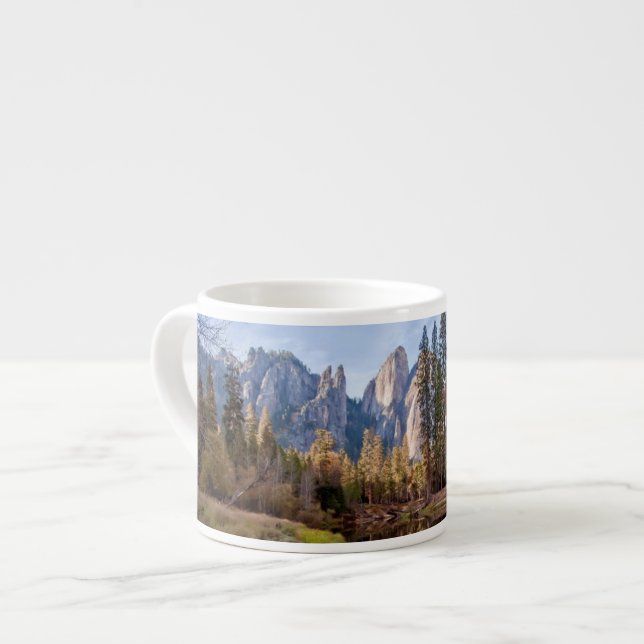 Ansicht der Kathedralen-Spitzen Espressotasse (Vorderseite Links)