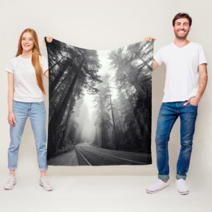 Ansicht der Mammutbaum-Bäume im Wald Fleecedecke